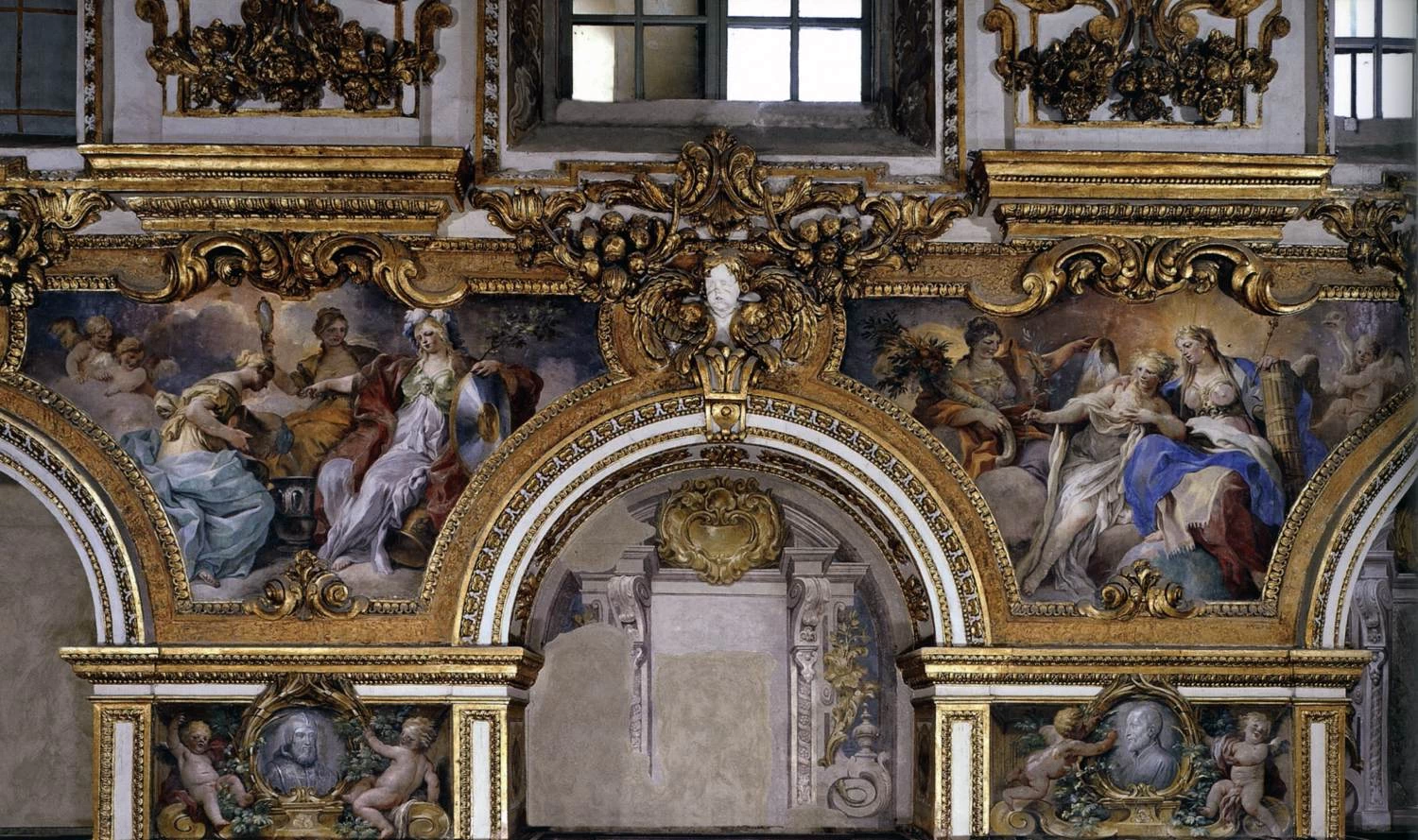 Fregio - San Paolo Maggiore, Napoli